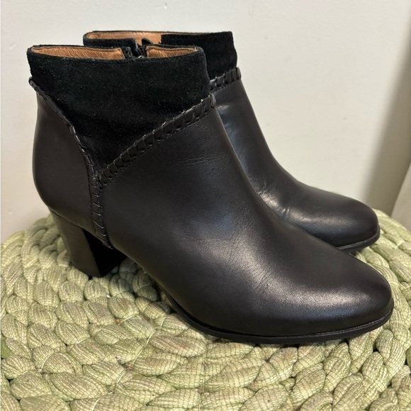 Jack Rogers Chandler Black Leather/Suede Boho Heel Ankle Booties - Picture 1 of 9